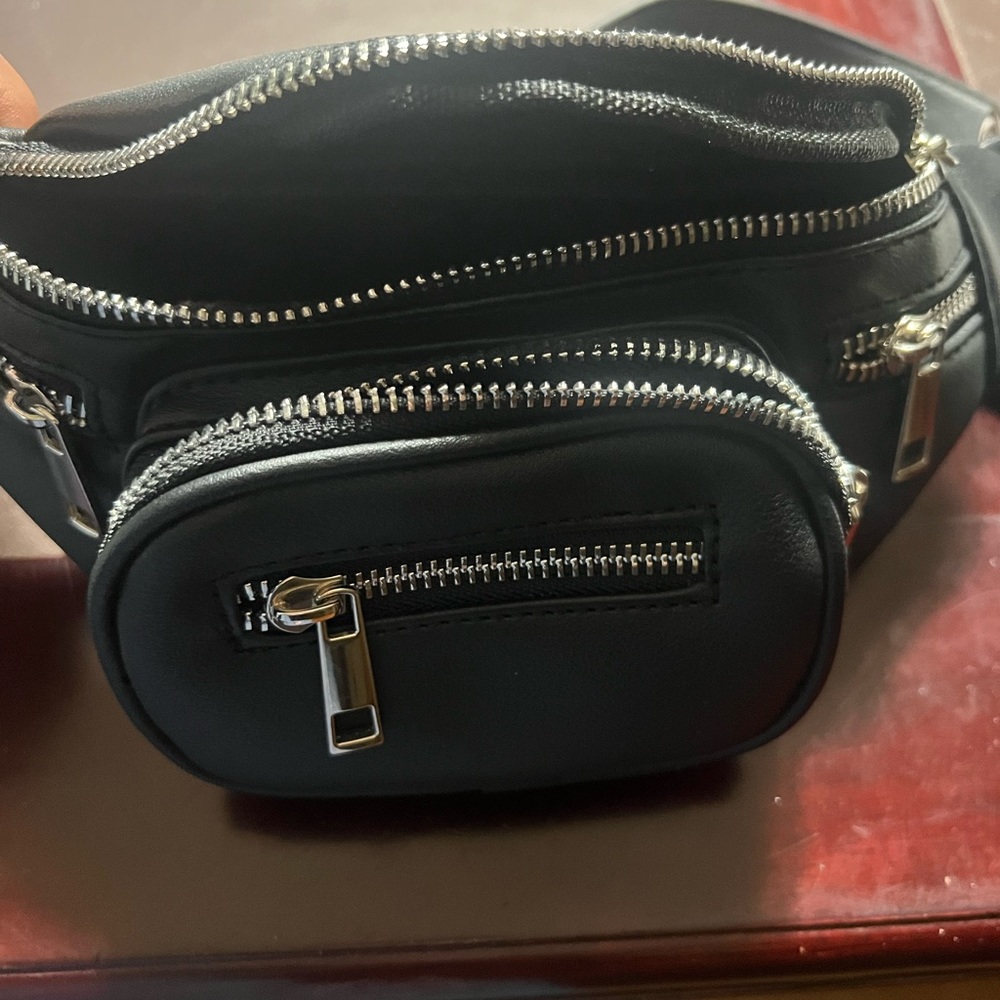 Black Fanny pack